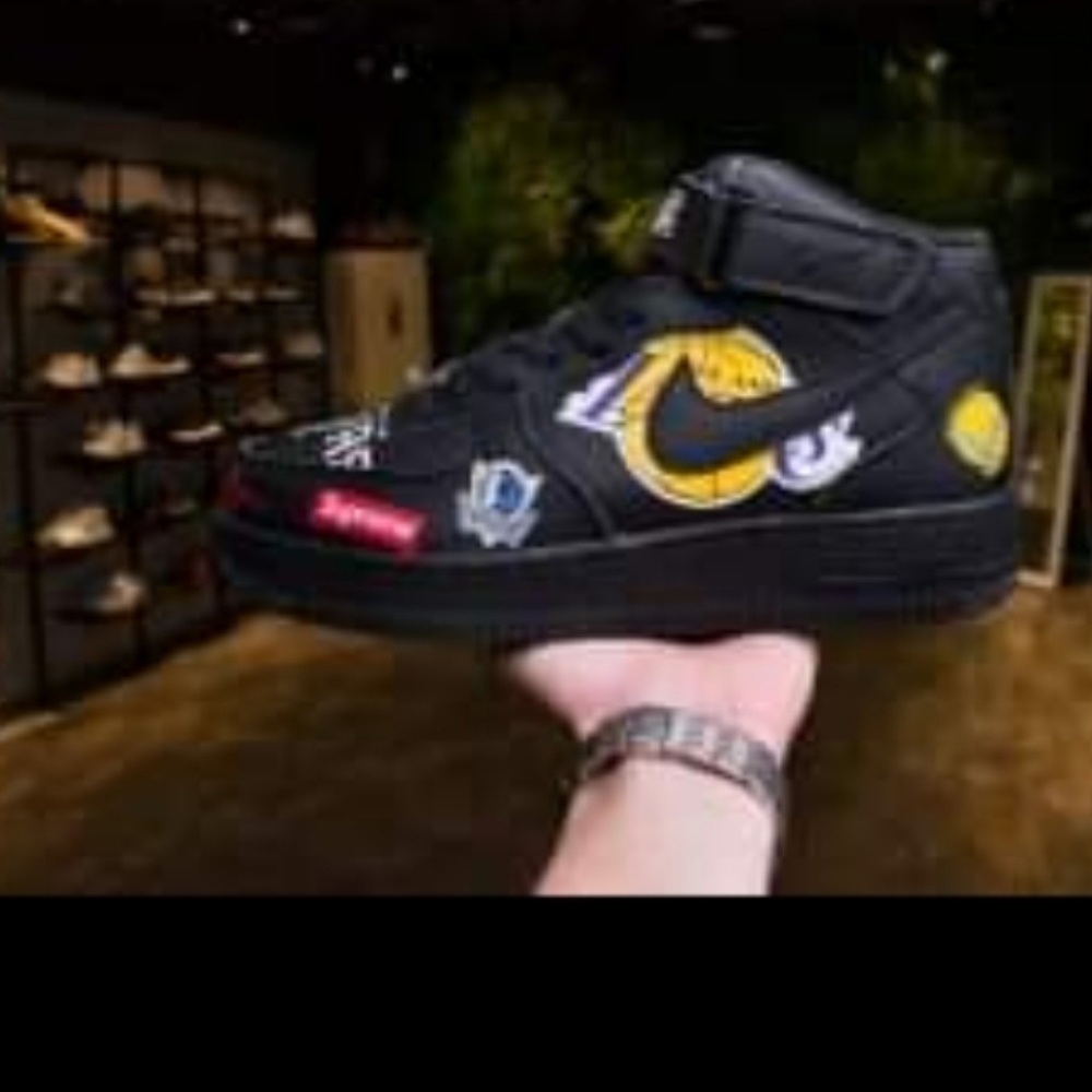 Nike supreme